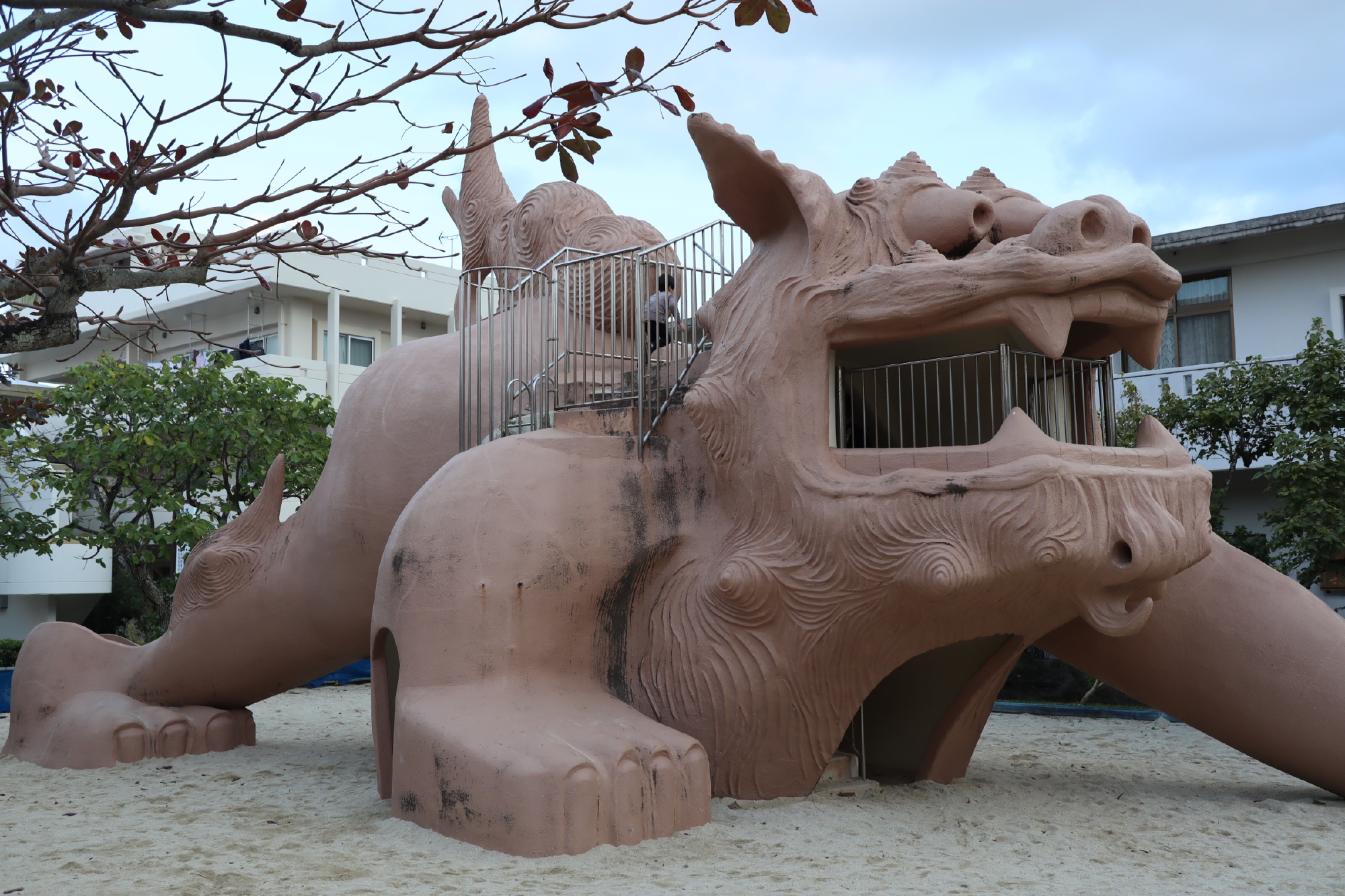 巨大シーサーで遊べる「シーサー児童公園」＠沖縄県宜野湾市