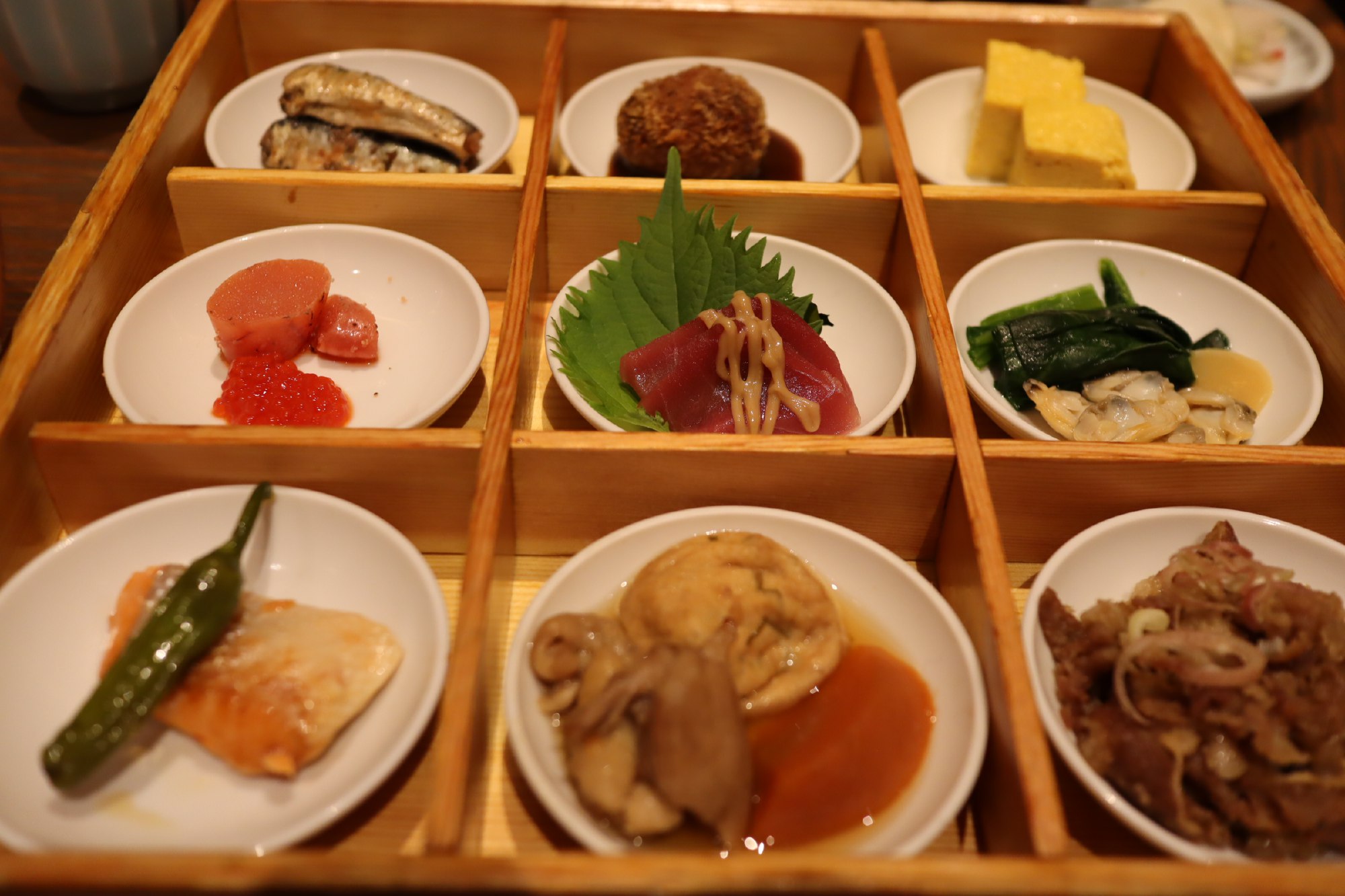 「見た目も味も大満足なおばんざい膳」日本の旬の味 百膳@羽田空港