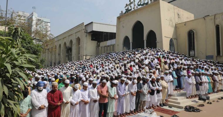 バングラデシュ、モスクでのお祈りを一時禁止に