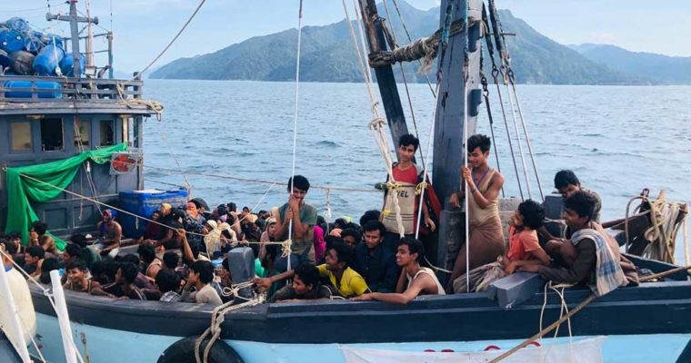 海を彷徨うロヒンギャ難民、今も少なくとも1000人が漂流