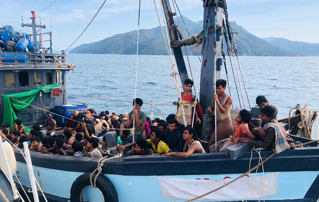 海を彷徨うロヒンギャ難民、今も少なくとも1000人が漂流