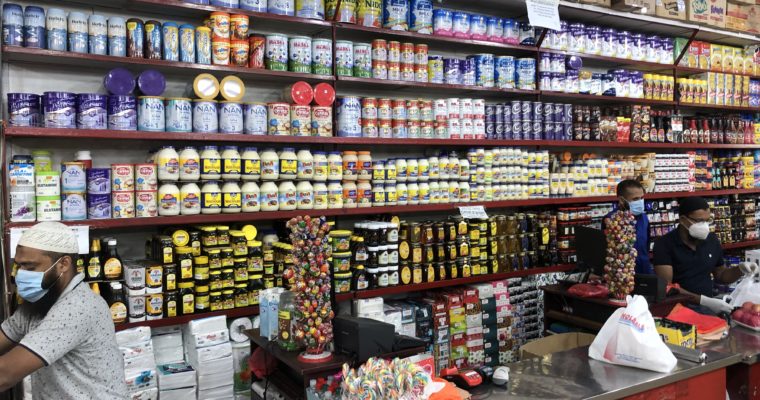 「多くの現地人が利用するスーパー」Dhali Super Store＠ダッカ・グルシャン