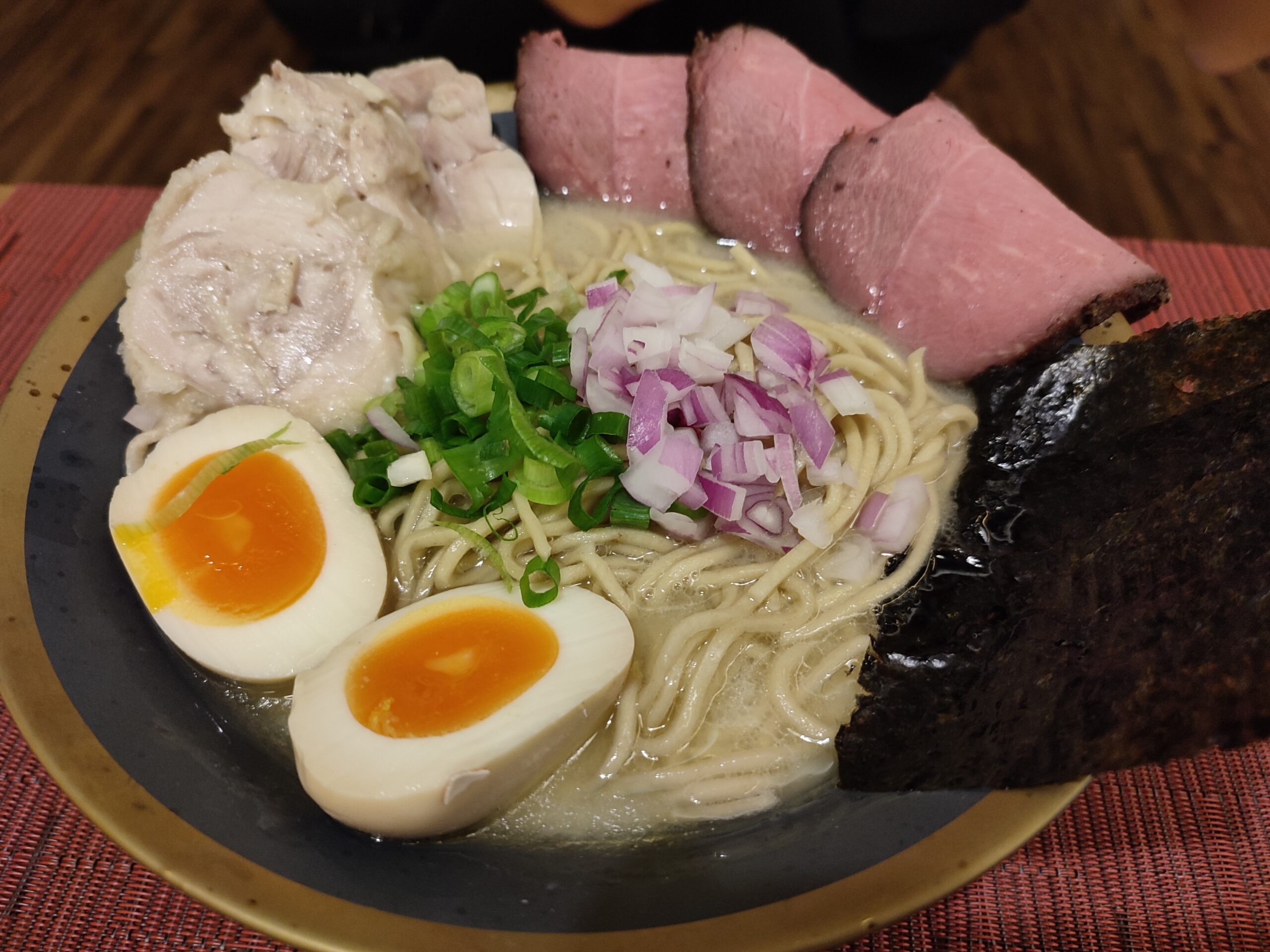 「鶏白湯ラーメンが秀逸!!コスパも良し」TAKUMI@ダッカ市グルシャン2