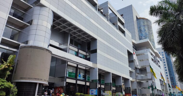 「大体なんでも揃う巨大ショッピングモール！」Bashundhara City Shopping Mall@ダッカ市