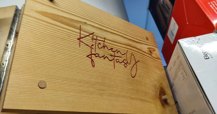 「KITCHEN FANTASYの販売開始、木製キッチン用品ブランド」ユニマート＠ダッカ市グルシャン２